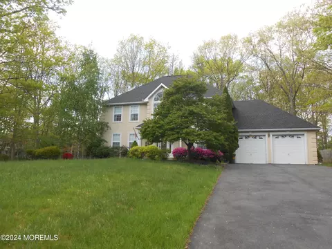 2 Calvary Ct, Jackson, NJ 08527