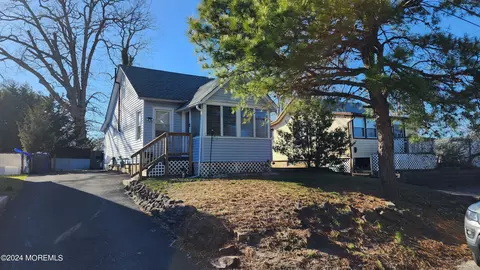 50 Bretonian Dr, Brick, NJ 08723