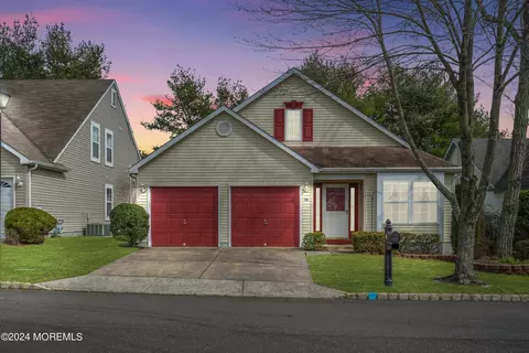 38 S Baker Dr, Jackson, NJ 08527