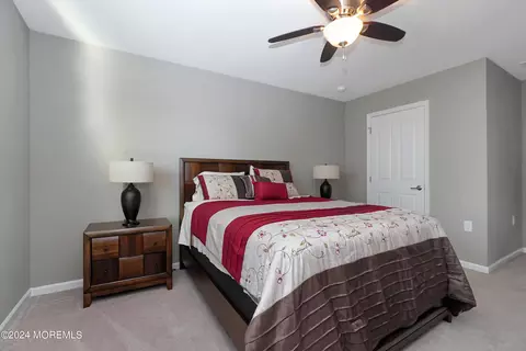 35 Diamond Spring Dr, Monroe, NJ 08831 photo 21