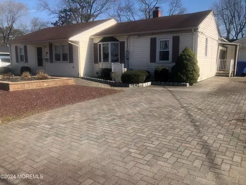 117 Ensign Ave, Beachwood, NJ 08722