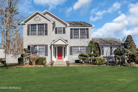 1611 Chaucer Ln, Toms River, NJ 08755