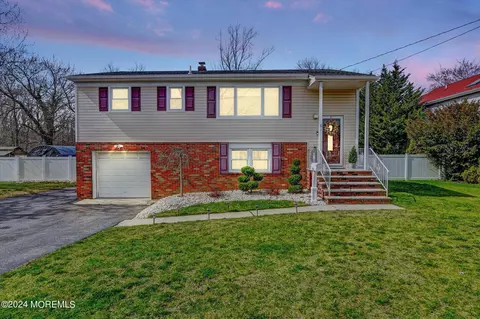 81 Vliet St, Spotswood, NJ 08884