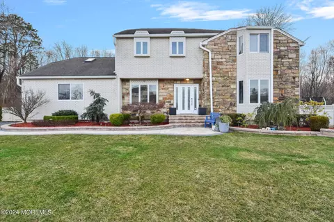 38 Mariposa Pl, Old Bridge, NJ 08857