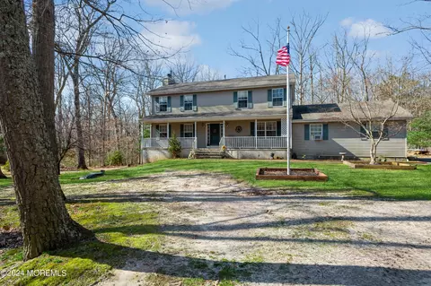 812 Lakehurst Ave, Jackson, NJ 08527