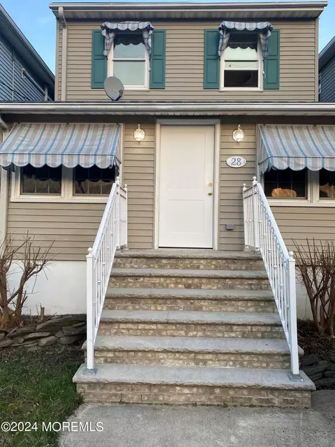 28 Brookside Ave, Keansburg, NJ 07734