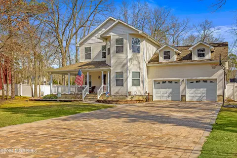 12 2nd St, Barnegat, NJ 08005