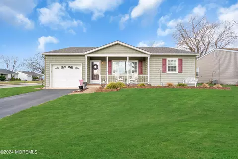 134 Eton Ct, Toms River, NJ 08757