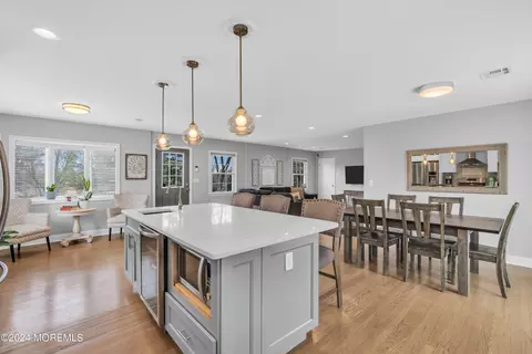 7 High St, Morganville, NJ 07751