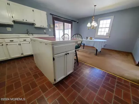 Dining - 214 Oak Ln, Tabernacle, NJ 08088 photo 1 of 2