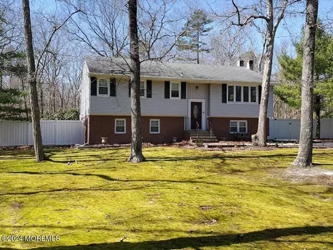 214 Oak Ln, Tabernacle, NJ 08088