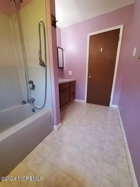 Bath - 214 Oak Ln, Tabernacle, NJ 08088 photo 6 of 6