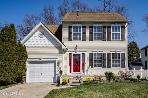 29 N Bellmawr Ave, Bellmawr, NJ 08031