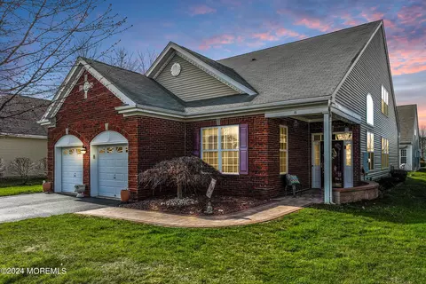 16 Wieczorkowski Ave, Parlin, NJ 08859