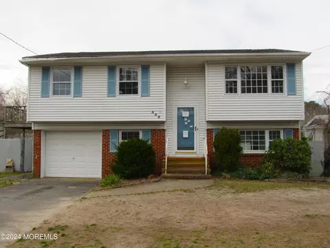 568 Michigan Ave, Brick, NJ 08724
