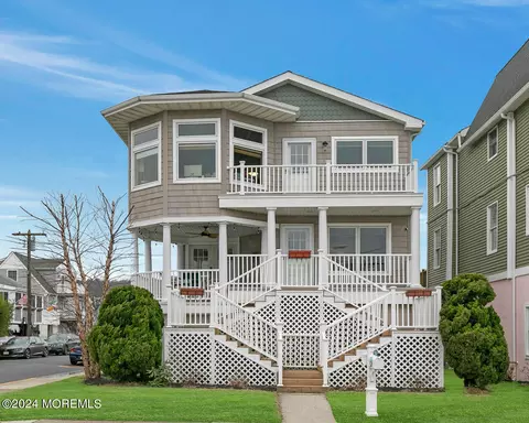 39 Shrewsbury Ave, Highlands, NJ 07732