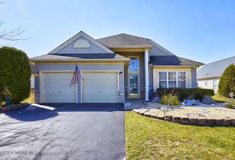 14 Neville Ct, Manchester, NJ 08759