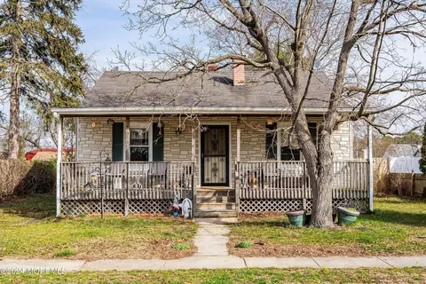 515 Poplar St, Lakehurst, NJ 08733