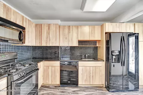 409 Orange Ave, Union Beach, NJ 07735