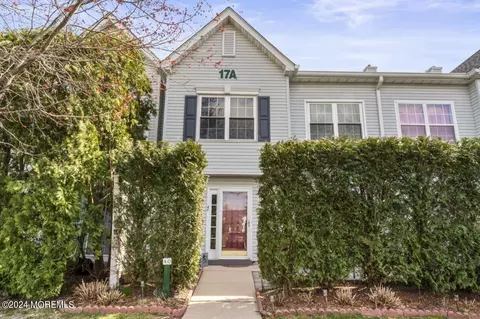 40 Richmond Ct, Tinton Falls, NJ 07712