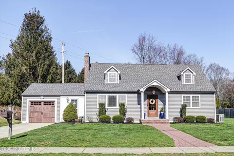 6 Orchard St, Red Bank, NJ 07701