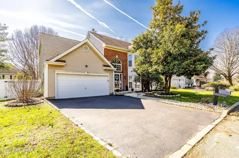 6 Society Hill Way, Tinton Falls, NJ 07724