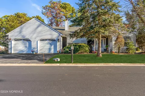 8 Pine Brook Ln, Whiting, NJ 08759 photo 1