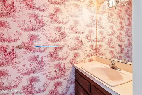 Bath - 41 Poplar Ct #D, Brielle, NJ 08730 photo 1 of 4