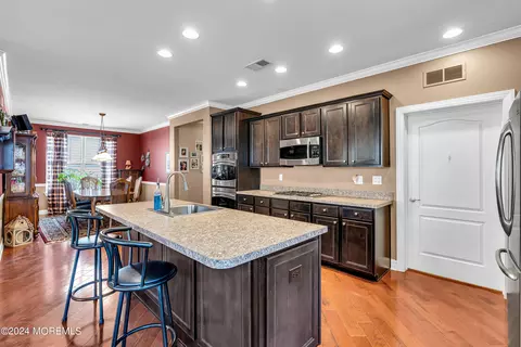 Kitchen - 32 Winthrop Dr, Jackson, NJ 08527 photo 3 of 6