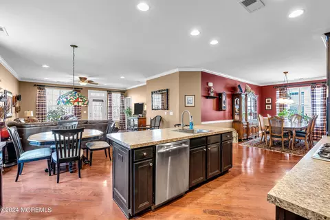 Kitchen - 32 Winthrop Dr, Jackson, NJ 08527 photo 5 of 6