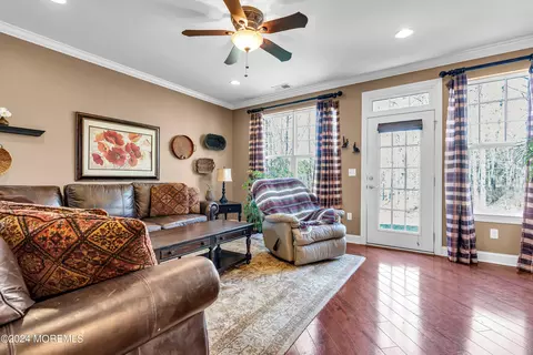 Living - 32 Winthrop Dr, Jackson, NJ 08527 photo 2 of 3