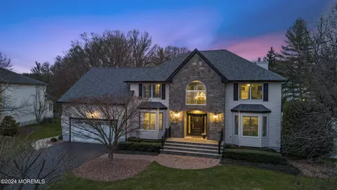 8 Green Ridge Dr, Manalapan, NJ 07726