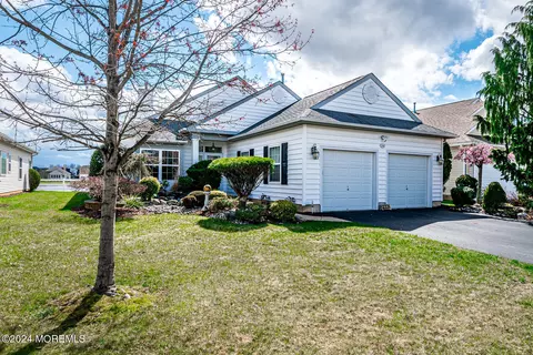 114 Larochelle Rd, Monroe, NJ 08831