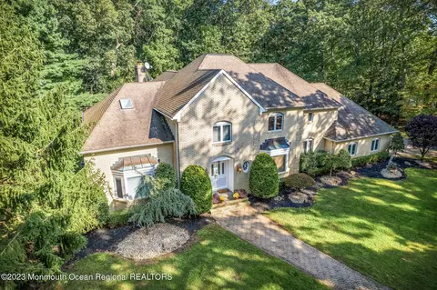 45 Clover Hill Ln, Colts Neck, NJ 07722