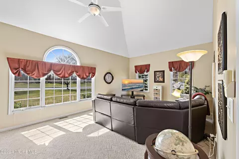 350 Peter Forman Dr, Freehold, NJ 07728 | 64 Photos - Movoto