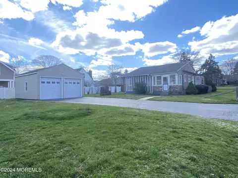 24 Vreeland Pl, Oceanport, NJ 07757
