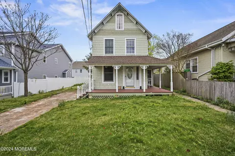 126 Central Ave, Island Heights, NJ 08732