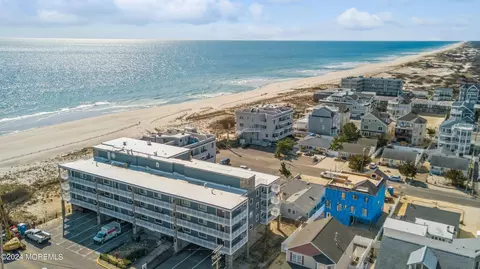 1 21st Ave #2E, Seaside Park, NJ 08752