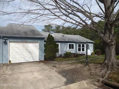 806 Westminster Ct # A, Manchester, NJ 08759