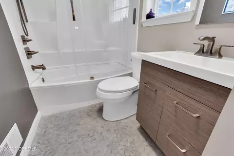 Bath - 22 Taylor Rd, Brick, NJ 08723 photo 6 of 6