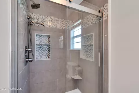 Bath - 22 Taylor Rd, Brick, NJ 08723 photo 4 of 6