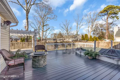Exterior - 22 Taylor Rd, Brick, NJ 08723 photo 8 of 10