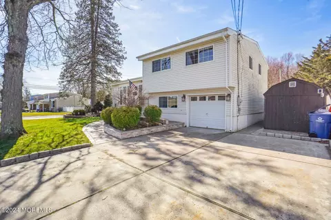 23 Margaret St, Old Bridge, NJ 08857