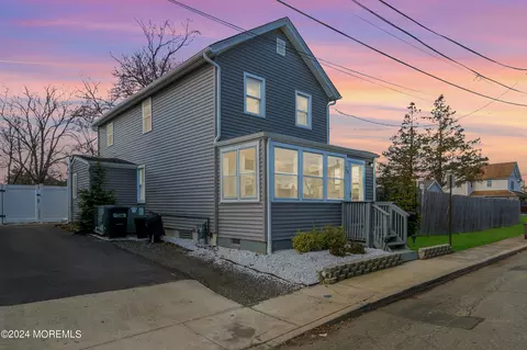 20 Clinton St, Matawan, NJ 07747
