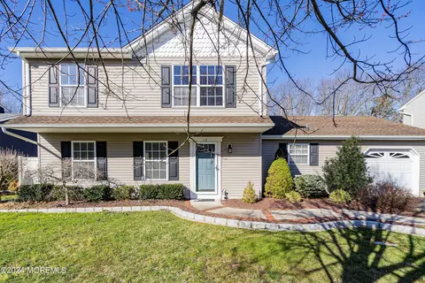12 Gladiola Dr, Howell, NJ 07731