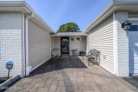 3 Bow Dr, Brick, NJ 08723 photo 2