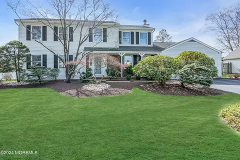9 Sulky Ln, Marlboro, NJ 07746