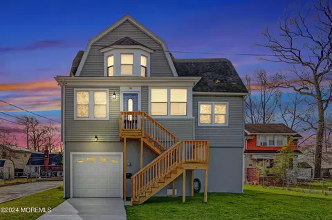 50 Crescent St, Keansburg, NJ 07734