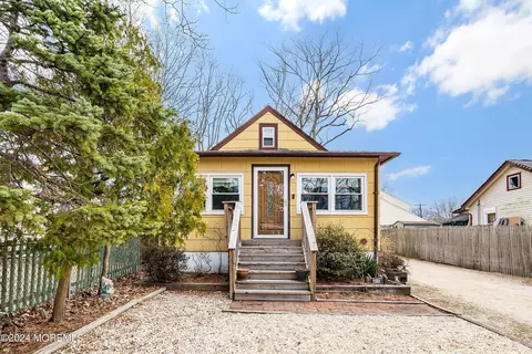 465 Myrtle Ave, Brick, NJ 08723