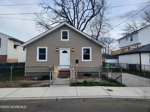 90 Lawrence Ave, Keansburg, NJ 07734